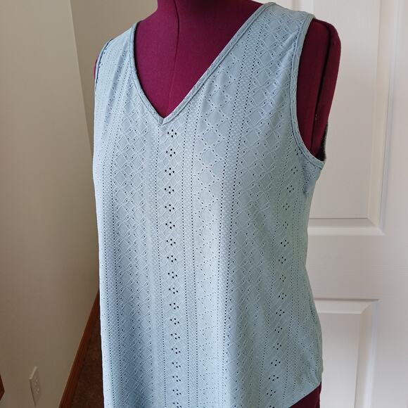 Sage Green Eyelet Tank Top XL V-neck lacy jacquard round hemline semi sheer - Picture 1 of 11